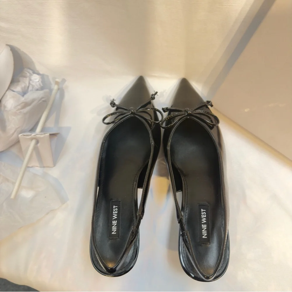 Nine West Evaa Pointy Toe Kitten Heel Pumps Faux Patent Leather Size 6.5- new!